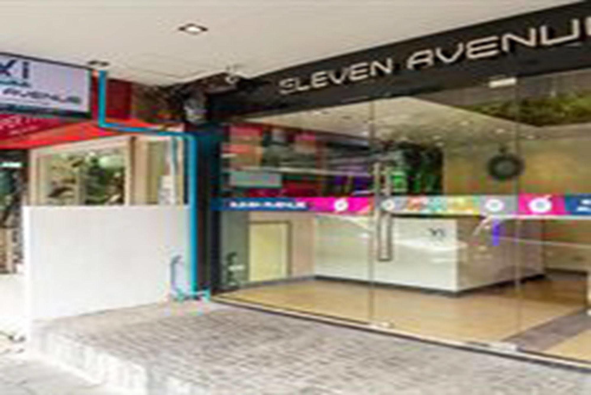 Eleven Avenue Suites Bangkok Buitenkant foto